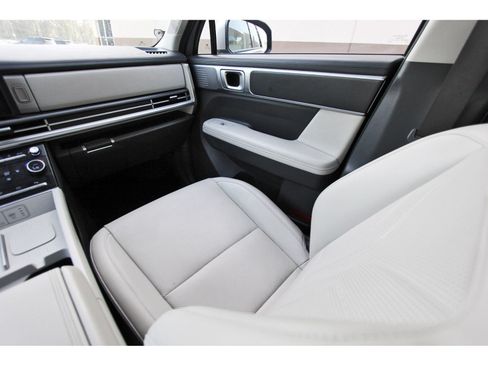 Certified 2025 Hyundai Santa Fe SEL FWD image 12