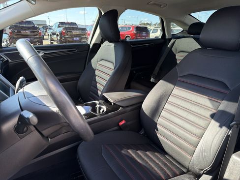 Used 2014 Ford Fusion SE image 5