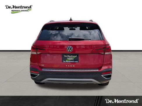 Used 2022 Volkswagen Taos SE w/ Panoramic Sunroof Package image 6