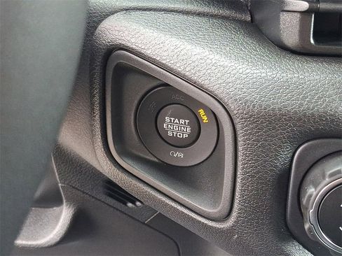 New 2025 Jeep Gladiator Sport image 12