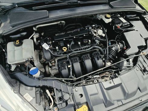 Used 2017 Ford Focus Titanium FWD image 33