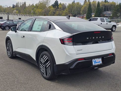 New 2026 Nissan Leaf SV+ w/ Floor Mat Package (SV+) FWD image 13