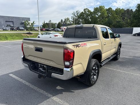 Used 2019 Toyota Tacoma TRD Off-Road AWD/4WD image 30