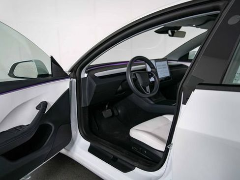 Used 2025 Tesla Model 3 RWD image 18