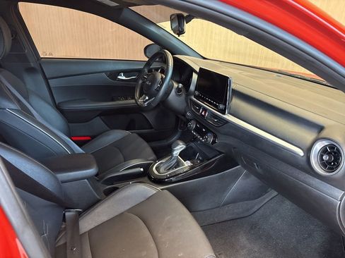 Certified 2023 Kia Forte GT-Line image 23