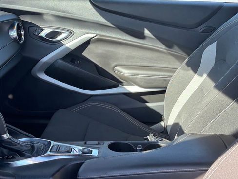 Used 2024 Chevrolet Camaro LT w/ RS Package image 10