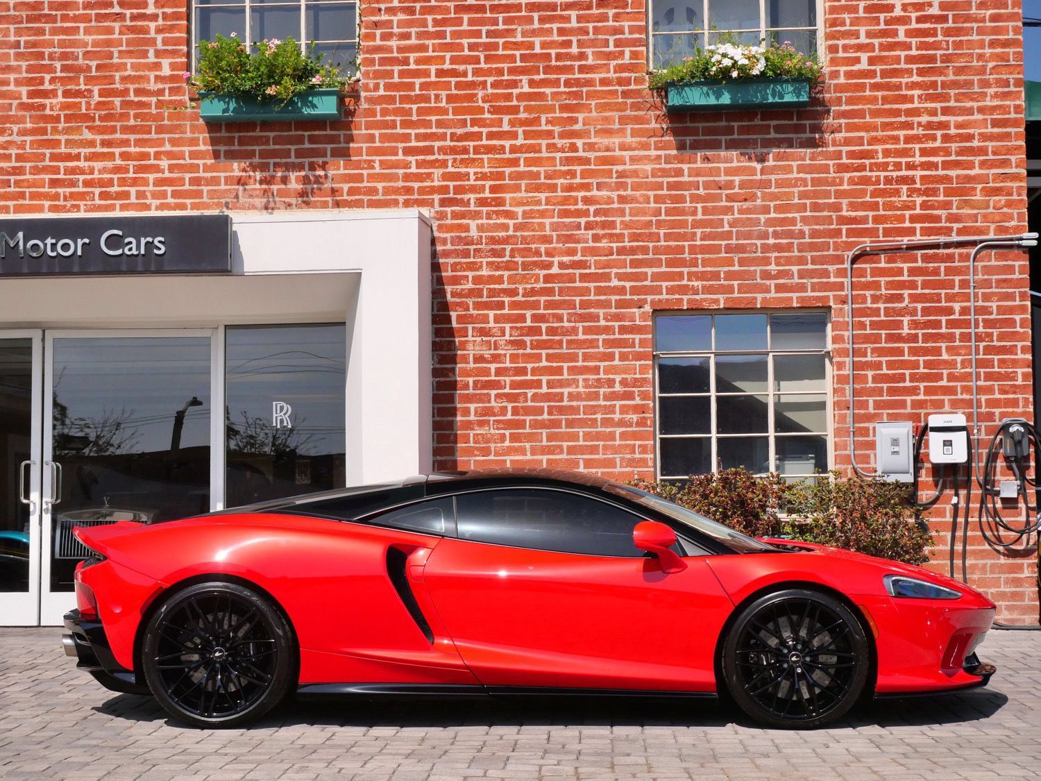 Used 2023 McLaren GT RWD image 3