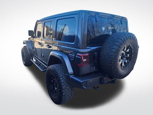 Used 2019 Jeep Wrangler Unlimited Sahara image 6