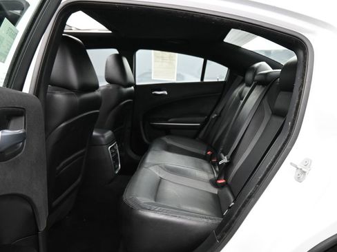 Used 2022 Dodge Charger SXT w/ Leather Interior Group RWD image 17