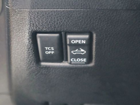 Used 2005 Nissan 350Z Touring image 20