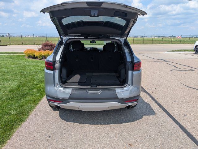 Used 2025 Chevrolet Blazer LT FWD image 9