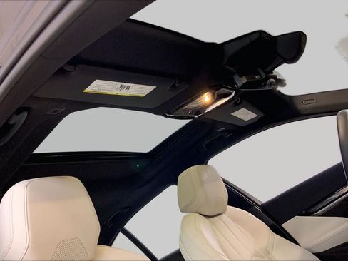 Used 2025 BMW i5 xDrive40 w/ Premium Package AWD/4WD image 13