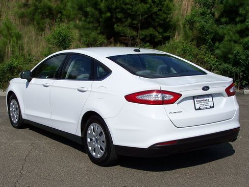 Used 2014 Ford Fusion S FWD image 2