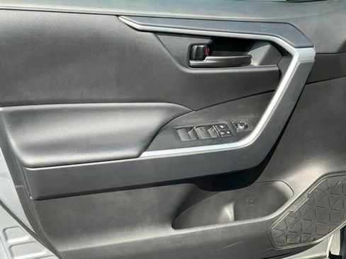 Used 2025 Toyota RAV4 LE AWD/4WD image 13