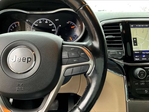 Used 2020 Jeep Grand Cherokee Limited AWD/4WD image 12