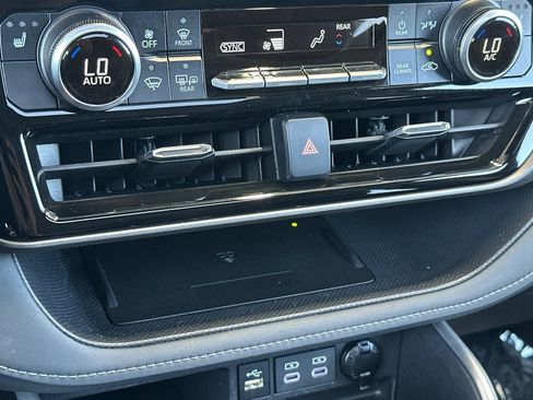 Certified 2024 Toyota Highlander XLE AWD/4WD image 20