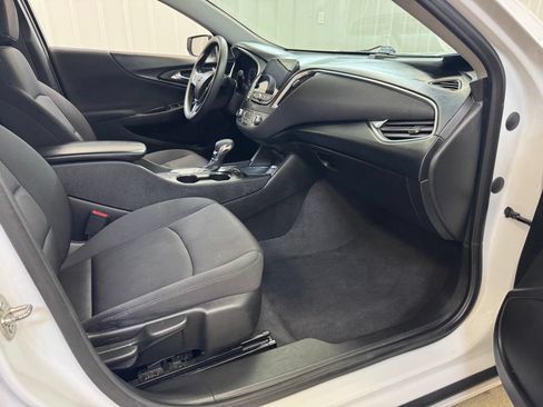 Used 2021 Chevrolet Malibu LT FWD image 26