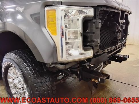 Used 2017 Ford F250 Lariat w/ Chrome Package AWD/4WD image 17