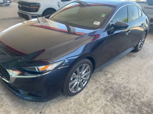Used 2025 MAZDA MAZDA3 s FWD image 1