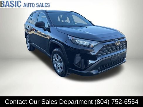 Used 2021 Toyota RAV4 LE image 5