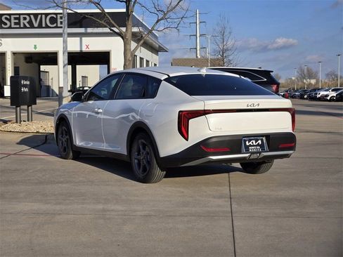 New 2026 Kia K4 FWD image 3
