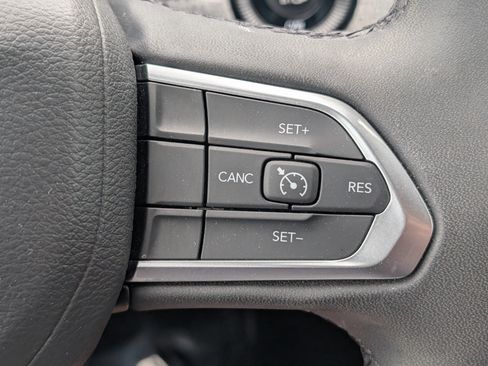 Used 2024 Jeep Compass Latitude w/ Altitude Special Edition AWD/4WD image 16