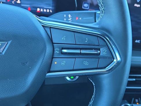 Used 2025 Chevrolet Traverse LT image 24