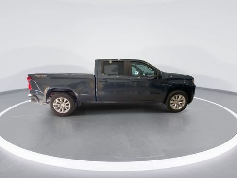 Used 2022 Chevrolet Silverado 1500 Custom w/ LPO, Dark Essentials Package AWD/4WD image 9