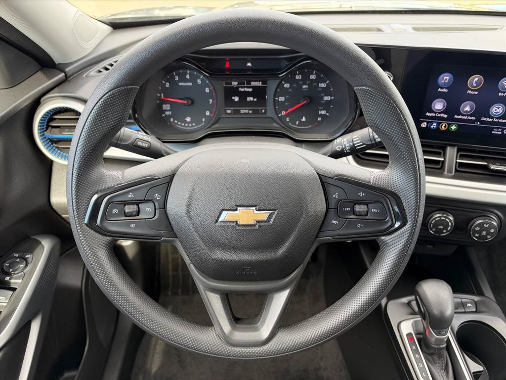 Used 2025 Chevrolet Trax LS FWD image 10