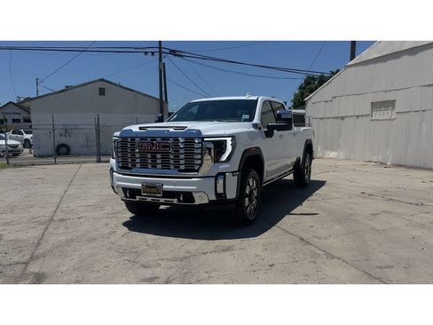 New 2026 GMC Sierra 2500 Denali w/ Denali Reserve Package AWD/4WD image 6