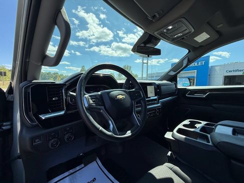 Certified 2024 Chevrolet Silverado 1500 LT AWD/4WD image 16