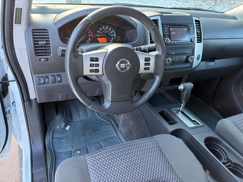 Used 2018 Nissan Frontier SV image 20