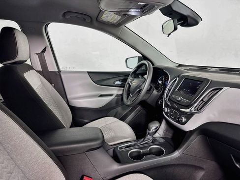 Used 2022 Chevrolet Equinox LS w/ LS Convenience Package FWD image 34