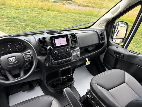 Used 2026 RAM ProMaster 2500 w/ Convenience Group FWD image 38
