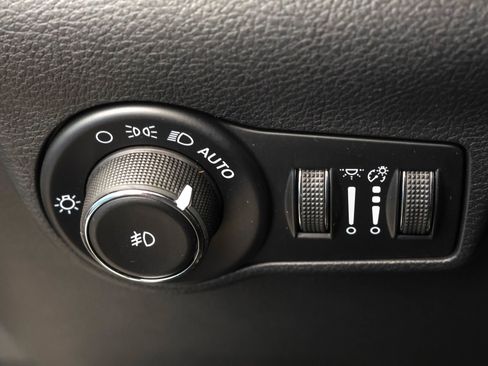 New 2026 Jeep Compass Limited image 25