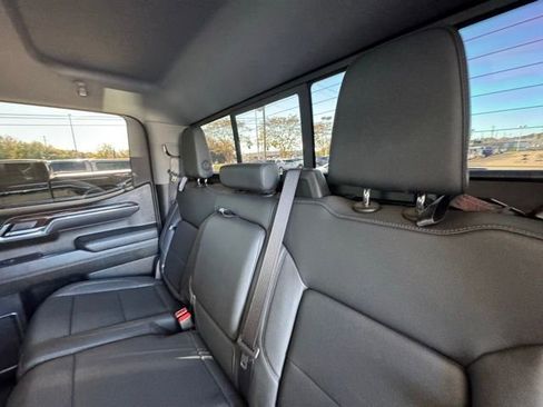 Used 2025 GMC Sierra 1500 SLT w/ SLT Premium Plus Package image 23