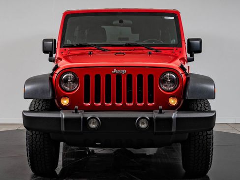 Used 2012 Jeep Wrangler Unlimited Rubicon w/ Dual Top Group AWD/4WD image 2