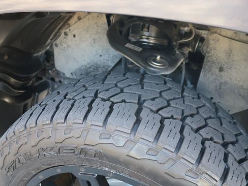 Used 2016 Toyota Tundra SR5 image 9