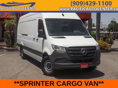 Used 2020 Mercedes-Benz Sprinter 2500 image 1