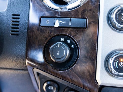 Used 2016 Ford F350 Platinum w/ FX4 Off-Road Package AWD/4WD image 26
