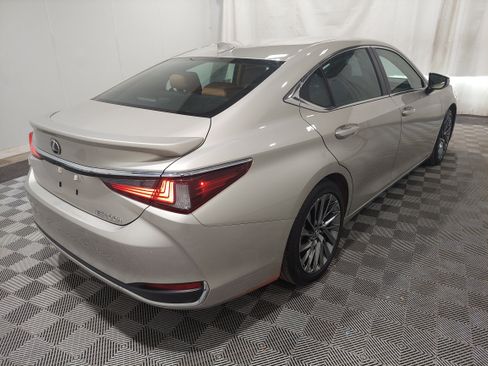 Used 2024 Lexus ES 300h FWD image 3
