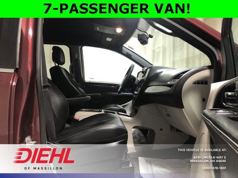 Used 2018 Dodge Grand Caravan SXT image 12