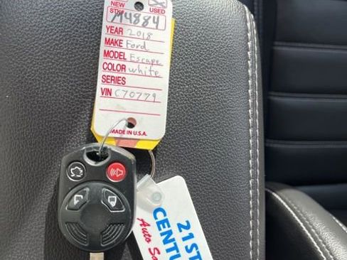 Used 2018 Ford Escape SEL AWD/4WD image 42