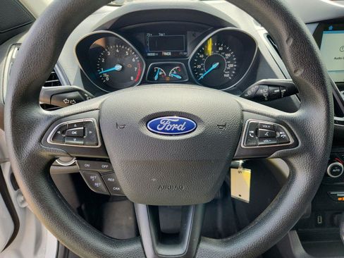 Used 2018 Ford Escape SE w/ SE Sync 3 Package AWD/4WD image 19