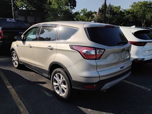 Used 2017 Ford Escape SE FWD image 6