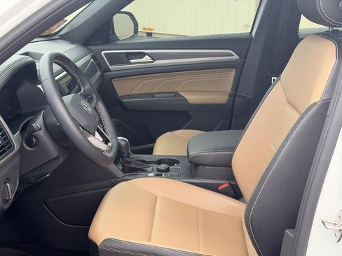 Used 2023 Volkswagen Atlas Cross Sport SE AWD/4WD image 4