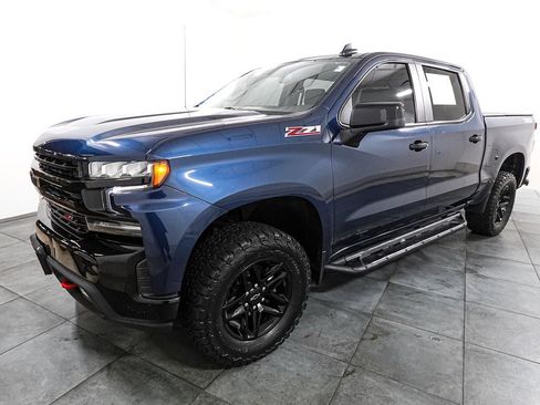 Used 2020 Chevrolet Silverado 1500 LT Trail Boss image 3