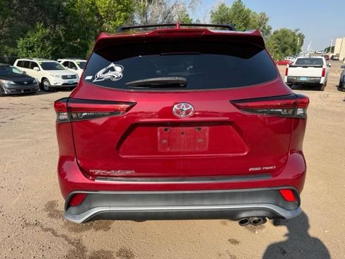 Used 2021 Toyota Highlander XSE AWD/4WD image 5