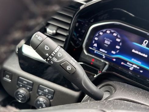 Used 2023 Chevrolet Silverado 1500 LT AWD/4WD image 9