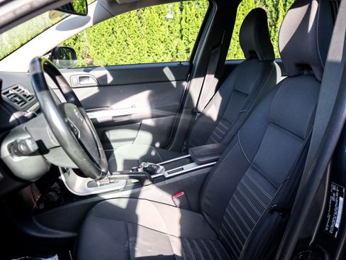 Used 2011 Volvo V50 T5 image 17